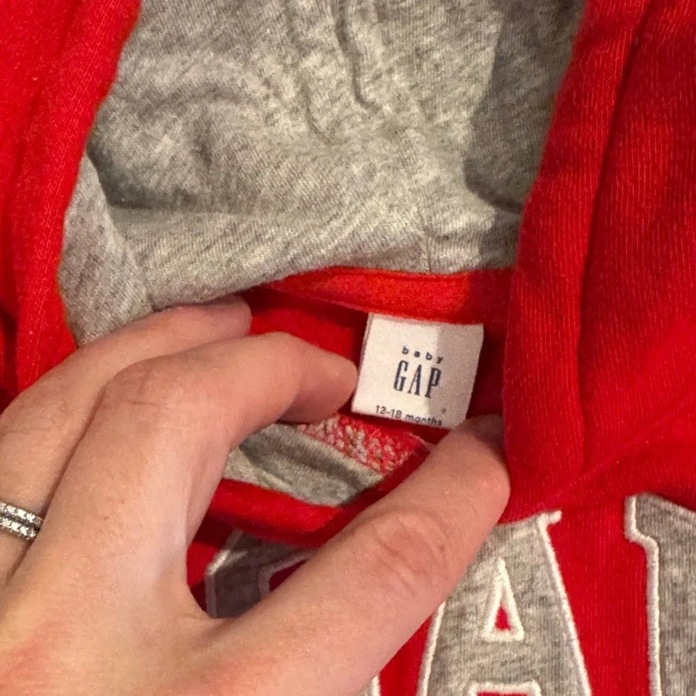 GAP Kids‎ Vibrant Red Hoodie with Gray Lining 12-18 Months Boys Baby